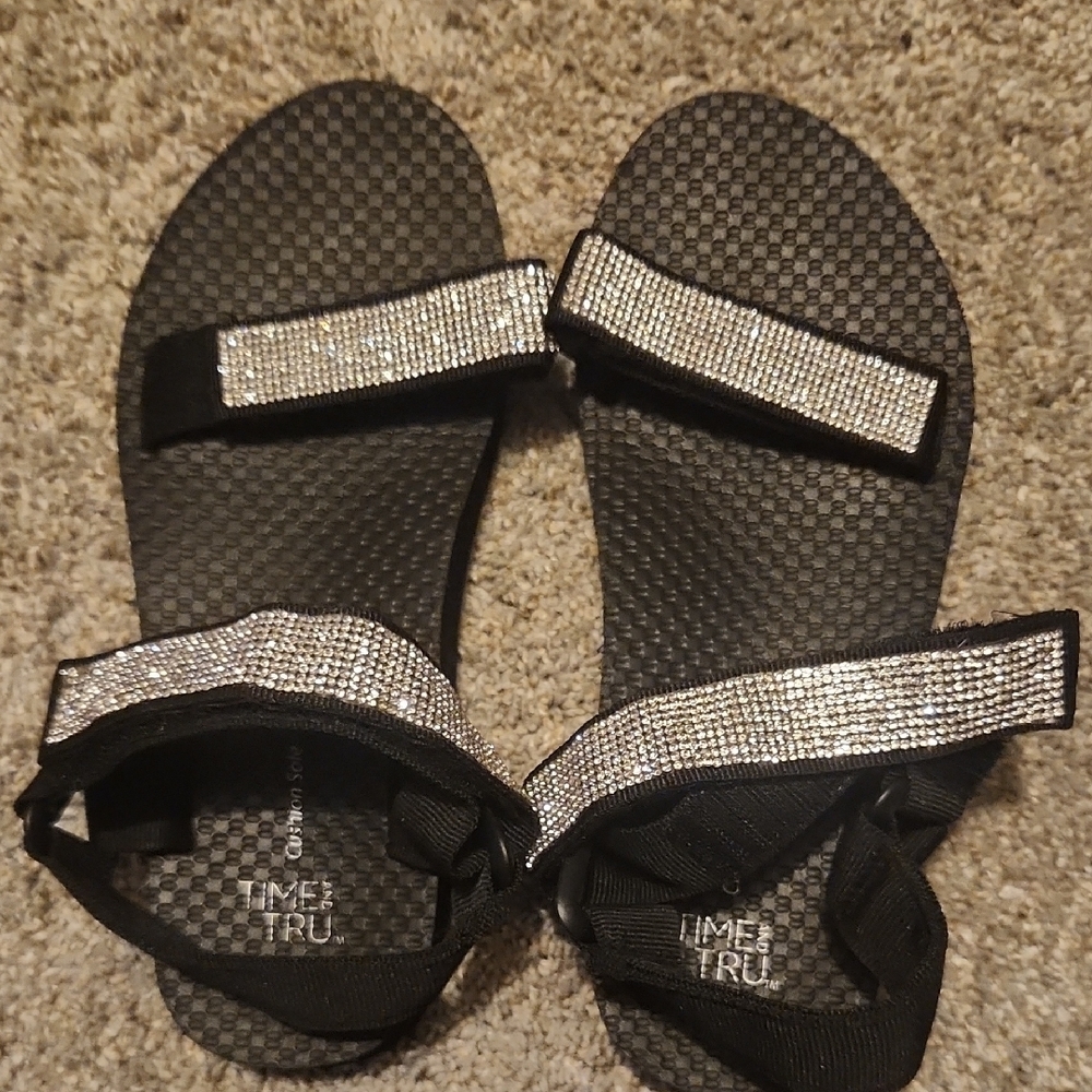 Time and Tru Black and Silver Rhinestone Flashy Glam Velcro Sz 6 Sandals